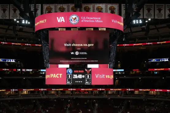 2024 11 07 NBA MIN CHI DOVA VideoboardLEDRibbon 1